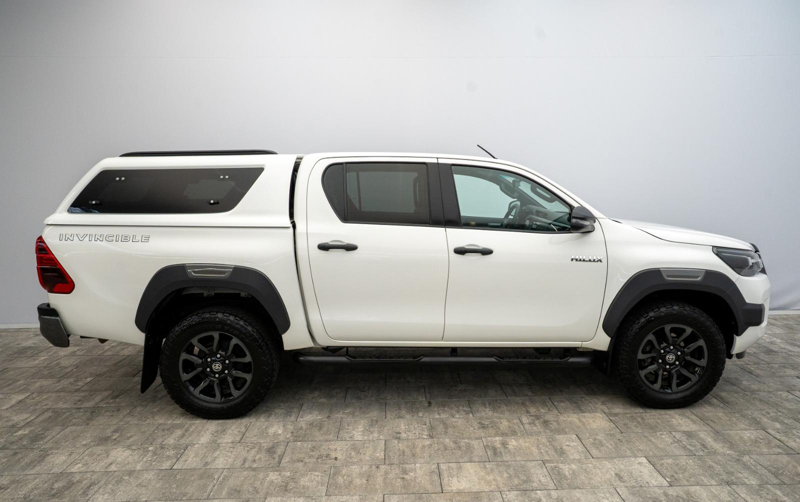 Toyota Hilux 2.8 D4-D INVINCIBLE AHK°JBL°Assistenz°Navi