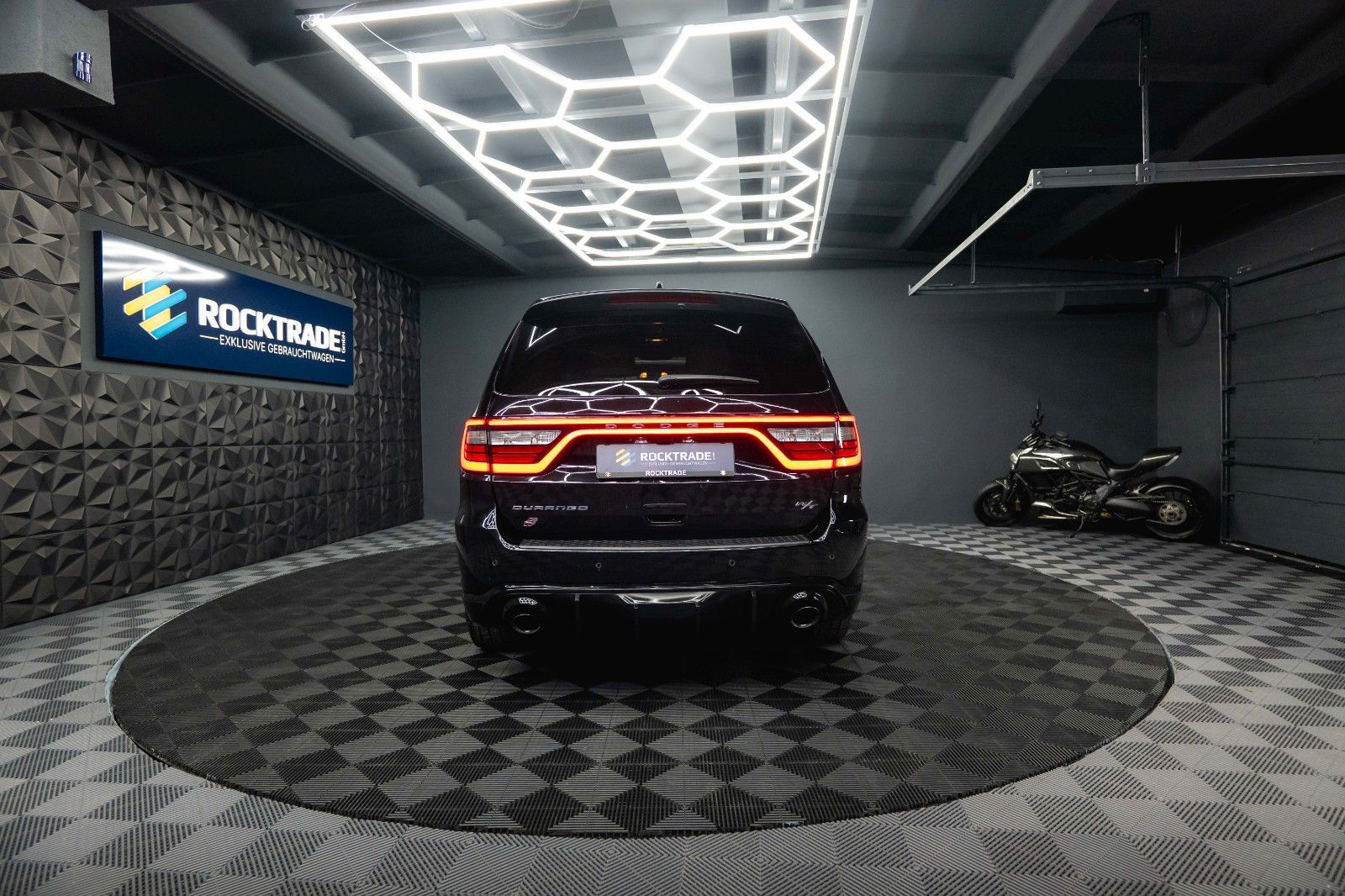 Fahrzeugabbildung Dodge Durango 5.7 V8 R/T 4x4 Night-Paket SRT TRACK PAK