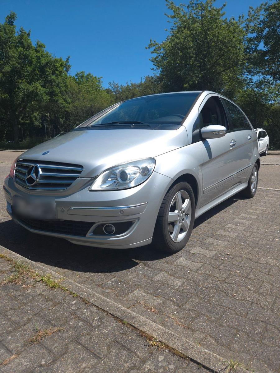 Mercedes-Benz B 200
