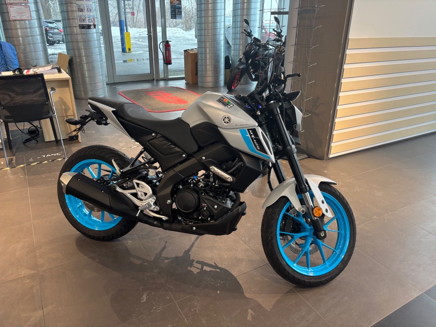 Fahrzeugabbildung Yamaha MT 125 Modell 2025 kurzer Kennzeichenhalter Lenk