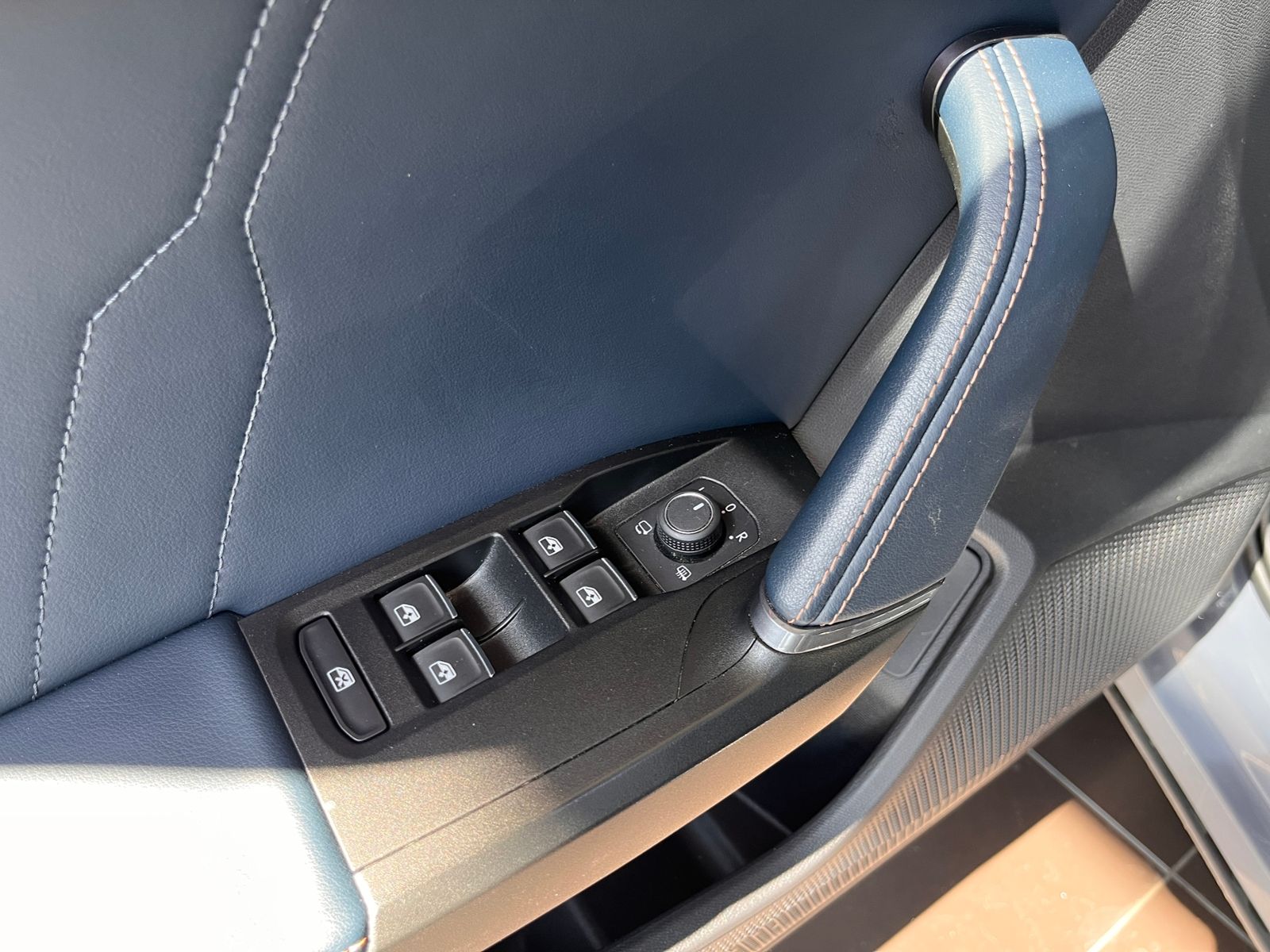 Fahrzeugabbildung CUPRA Formentor VZ 4Drive AHK PANO LEDER BEATS 19"