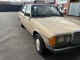 Mercedes-Benz 230 E LIMO, Schaltgetriebe - Mercedes-Benz 230
