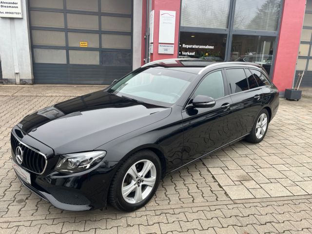 Mercedes-Benz E 220 d T Avantgarde LED Navi Kamera PTS SHZ