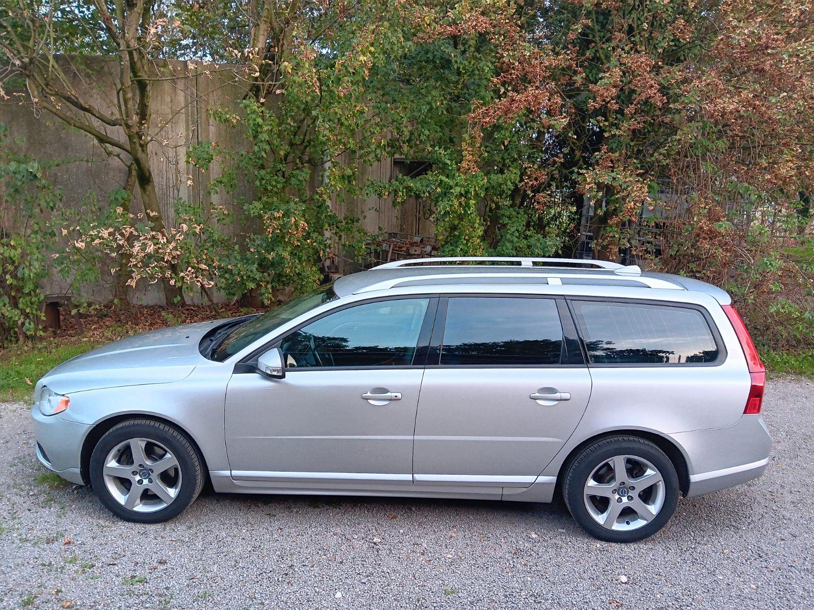 Volvo V70 2008 — салон