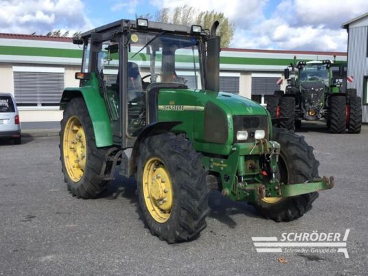 John Deere 3200