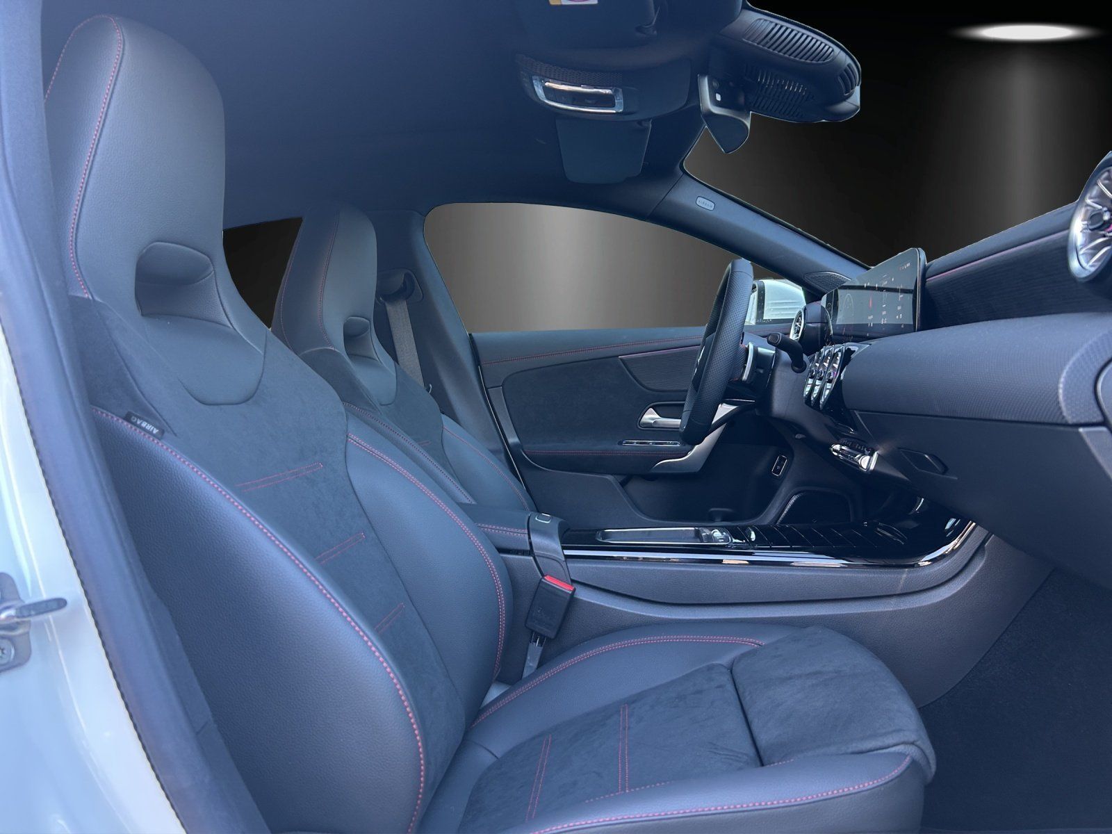 Fahrzeugabbildung Mercedes-Benz CLA 220 d SB AMG Pano MEMORY Head-Up MULTIBEAM