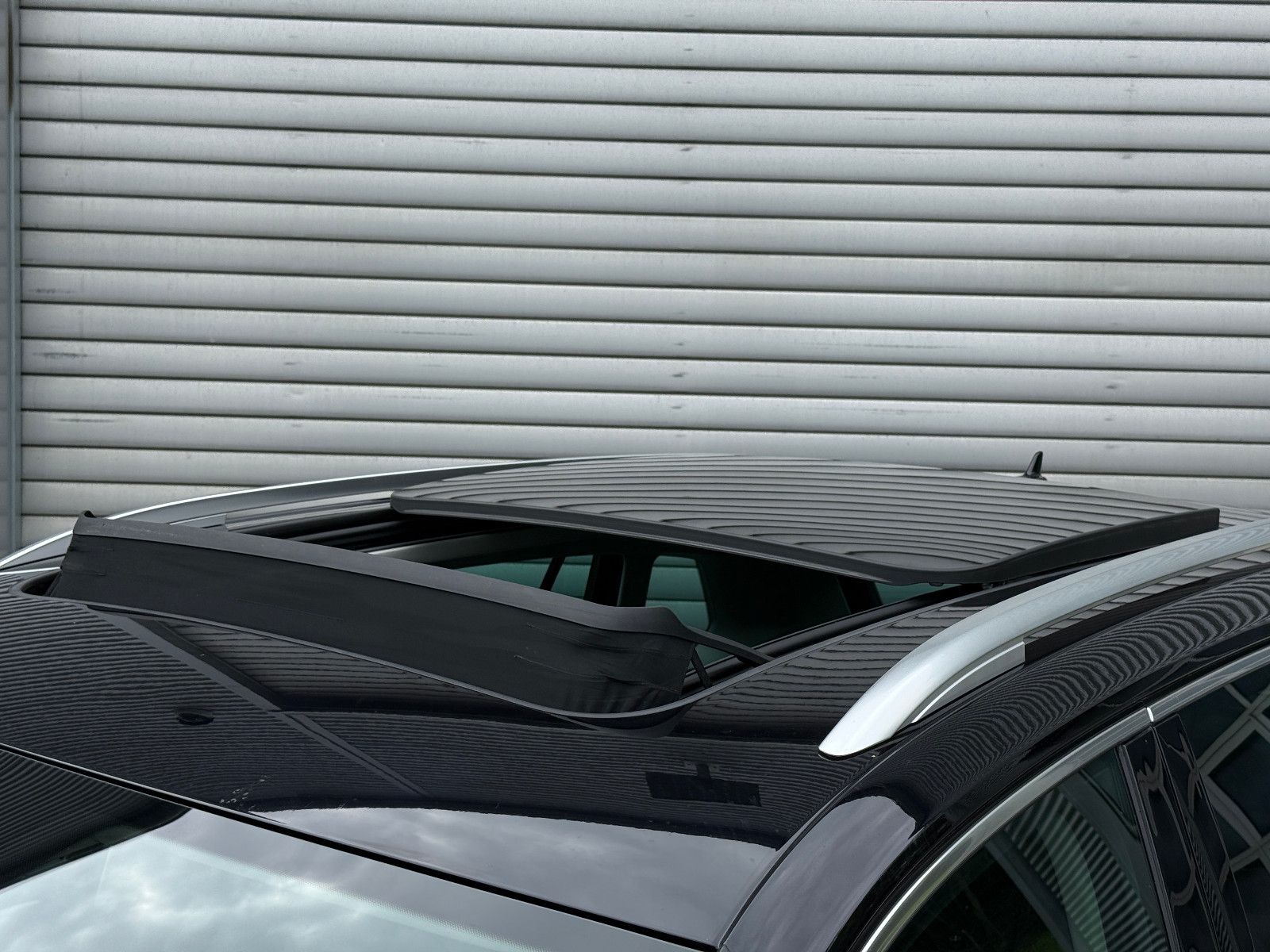 Fahrzeugabbildung Volkswagen Tiguan Highline 4Motion ACC AHK Nav SHZ Pano LED