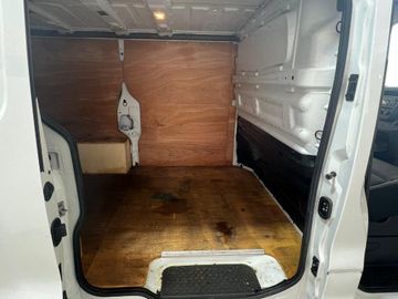 Renault Trafic - 11