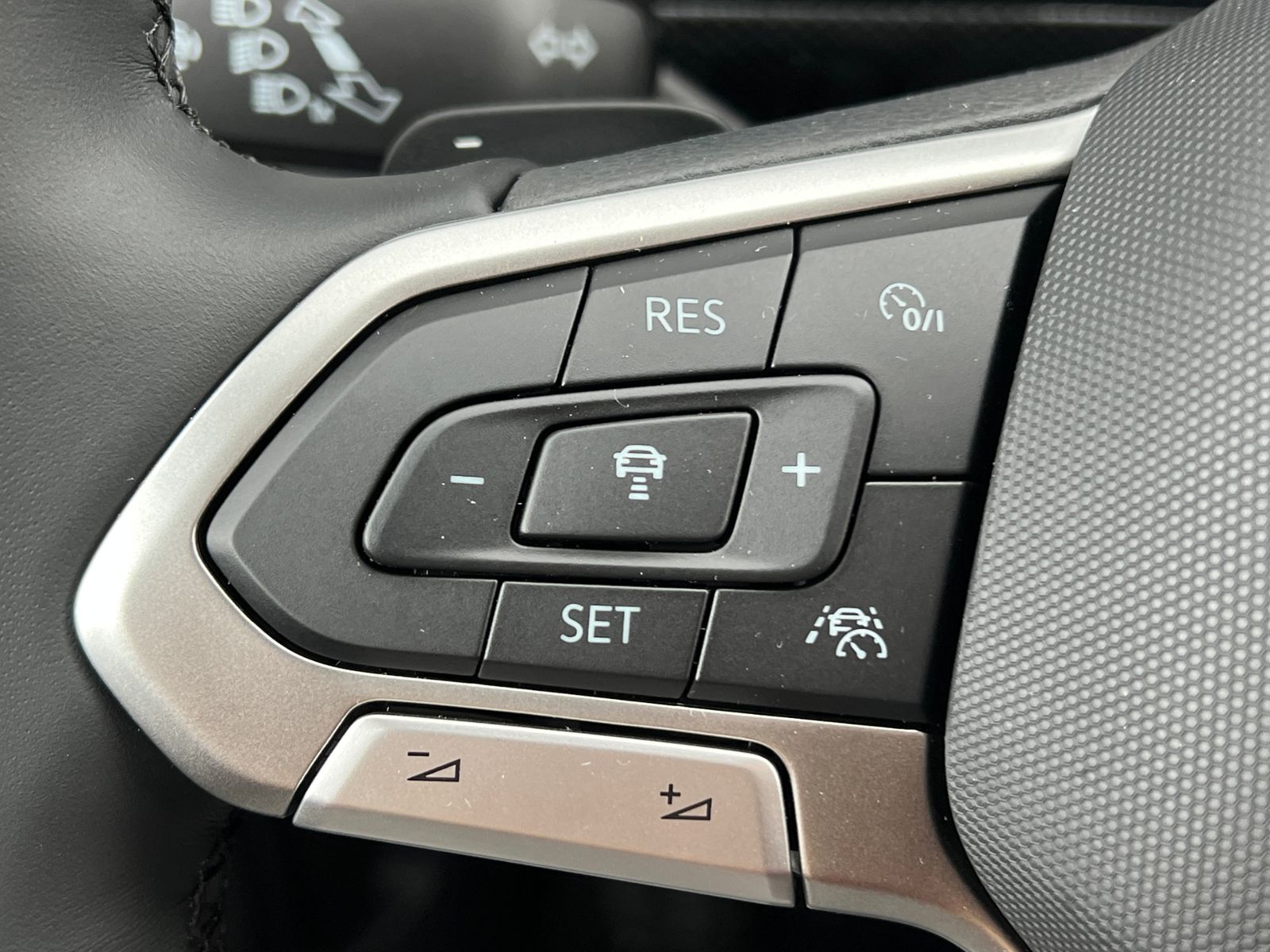 Fahrzeugabbildung Volkswagen T-Cross Life 1.5 TSI DSG *IQ.Light, Kamera, 17'-