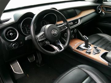 Alfa Romeo Stelvio Lusso Ti Q4