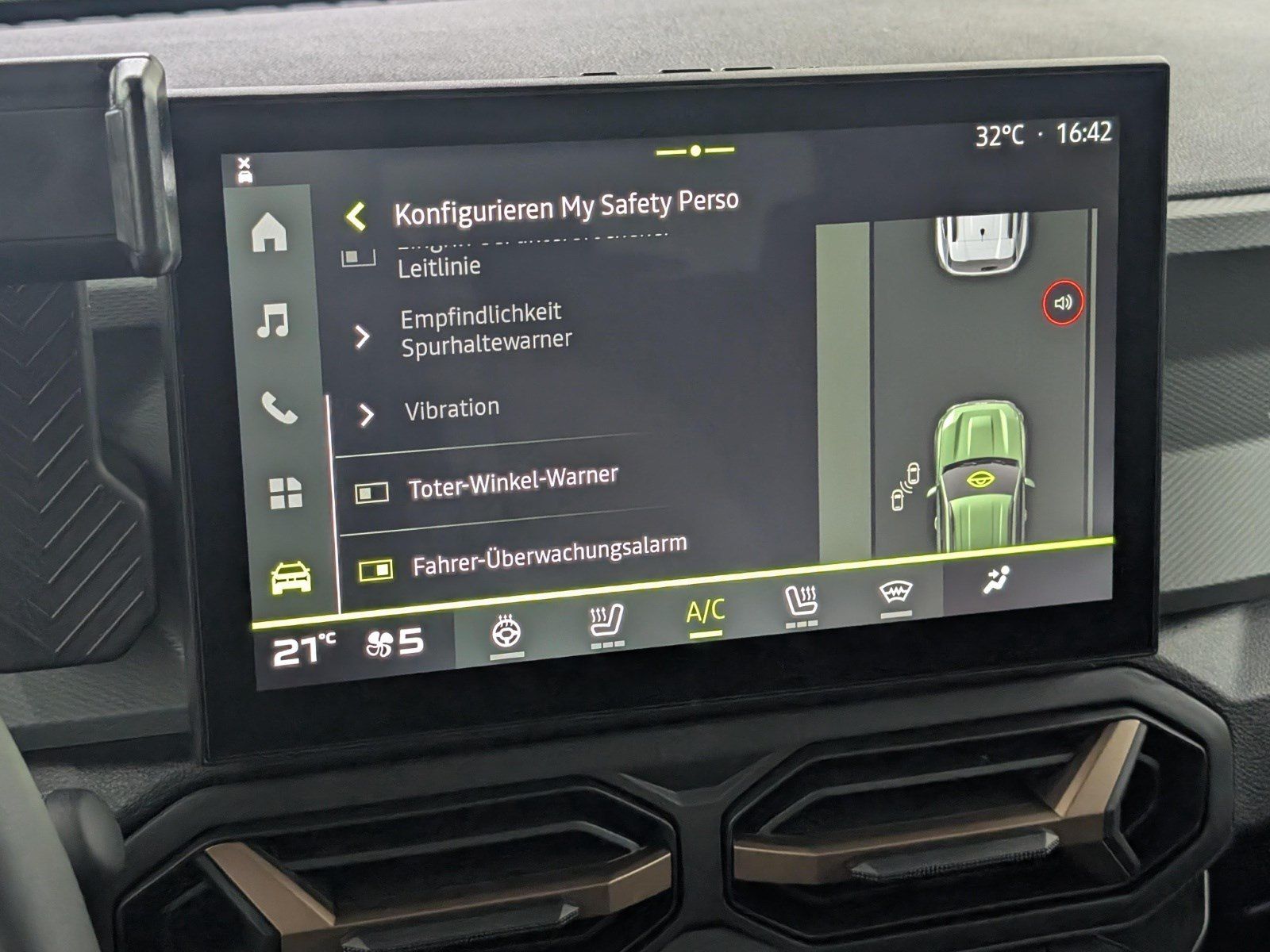 DACIA Duster  Extreme Hybrid-G 150 4x4 Technik – Bild 23