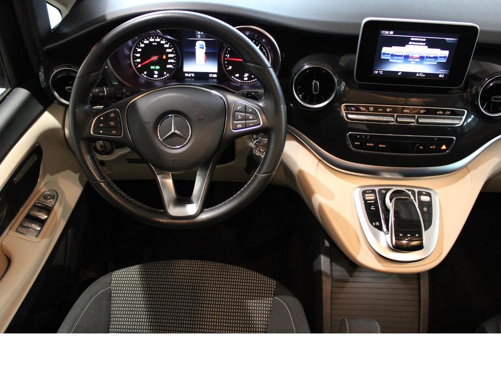 Mercedes-Benz V 220