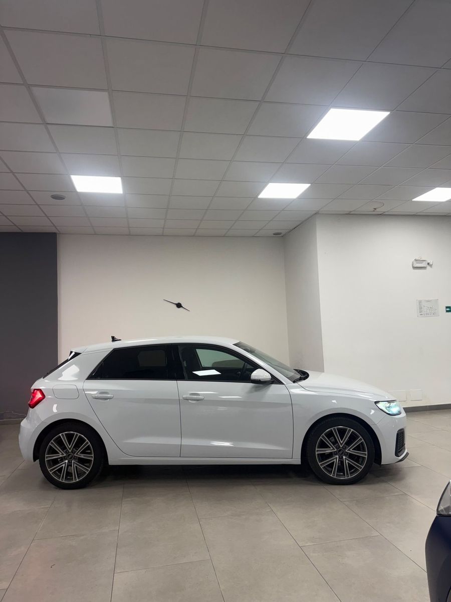 Audi A1 SPB 30 TFSI S tronic line edition imagem 3