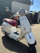 Vespa Primavera 125 ABS (bianco) - 6800km, TÜV.. - Vespa Motorräder in Duisburg