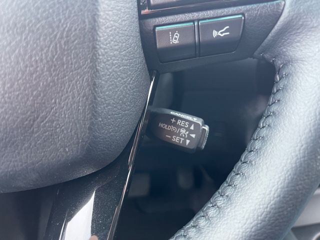 Toyota Hilux Invincible 4×4 JBL Schwarz Automatik