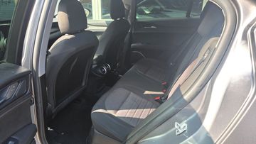 Alfa-Romeo Stelvio - 8