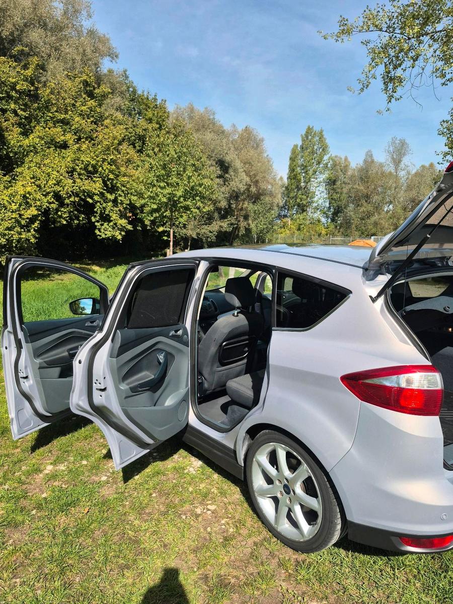 Ford C-MAX 2011 — interior