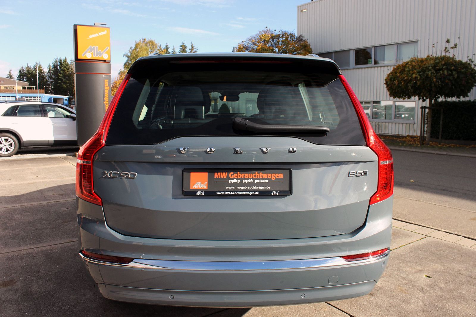 Fahrzeugabbildung Volvo XC90 B5 AWD Ultimate Bright 7-Stz. 360° ACC PANO