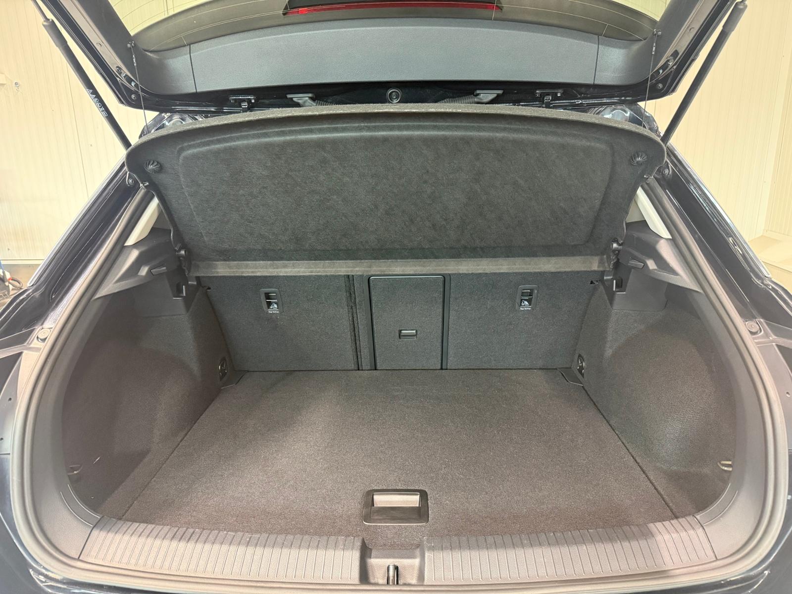 Volkswagen T-Roc Style 1.5 TSI IQ.LIGHT NAVI ACC, миниатюра 6