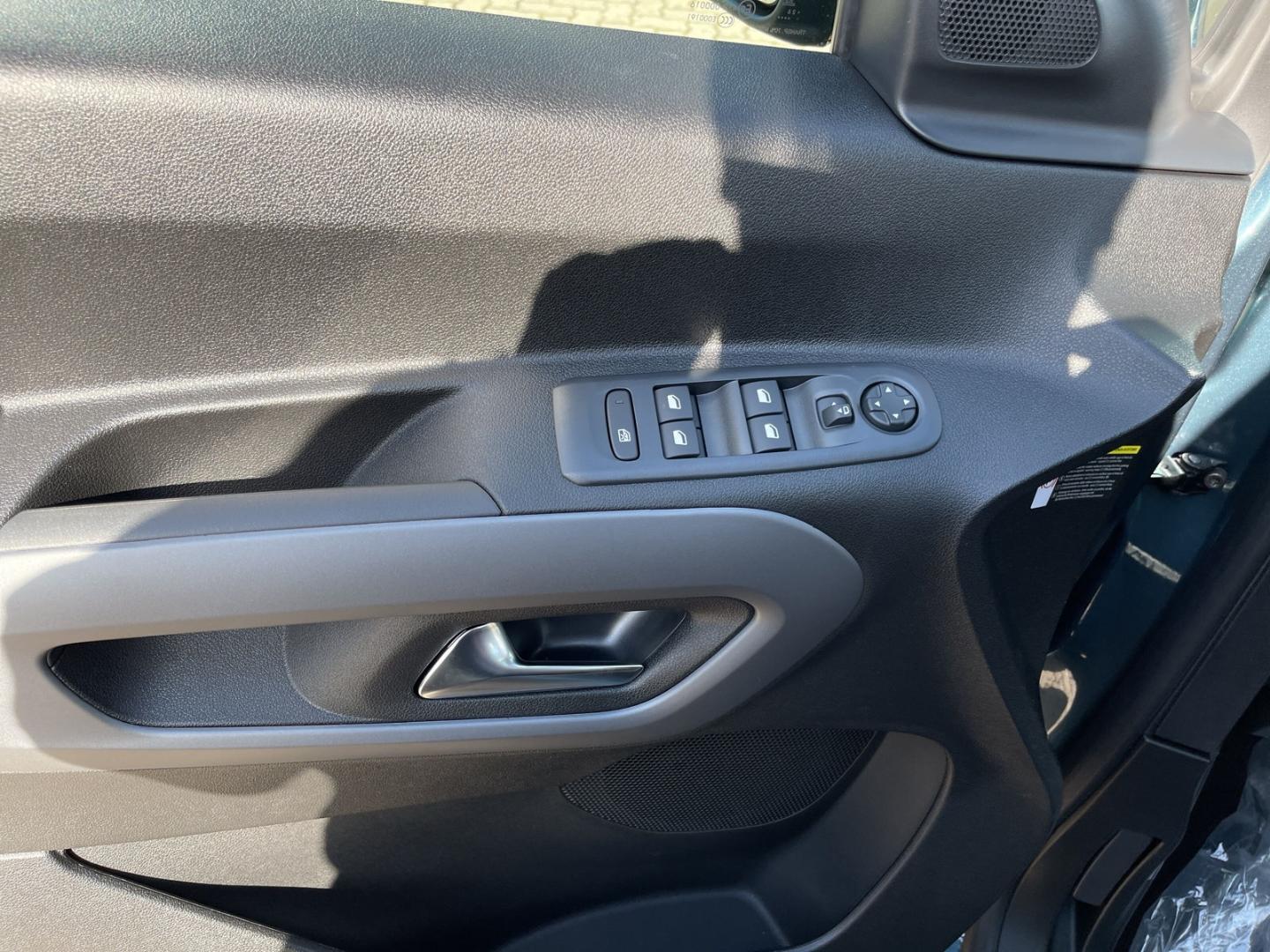 Citroën Berlingo MAX 1.5D Holiday + XTR-Paket Techno-Plu