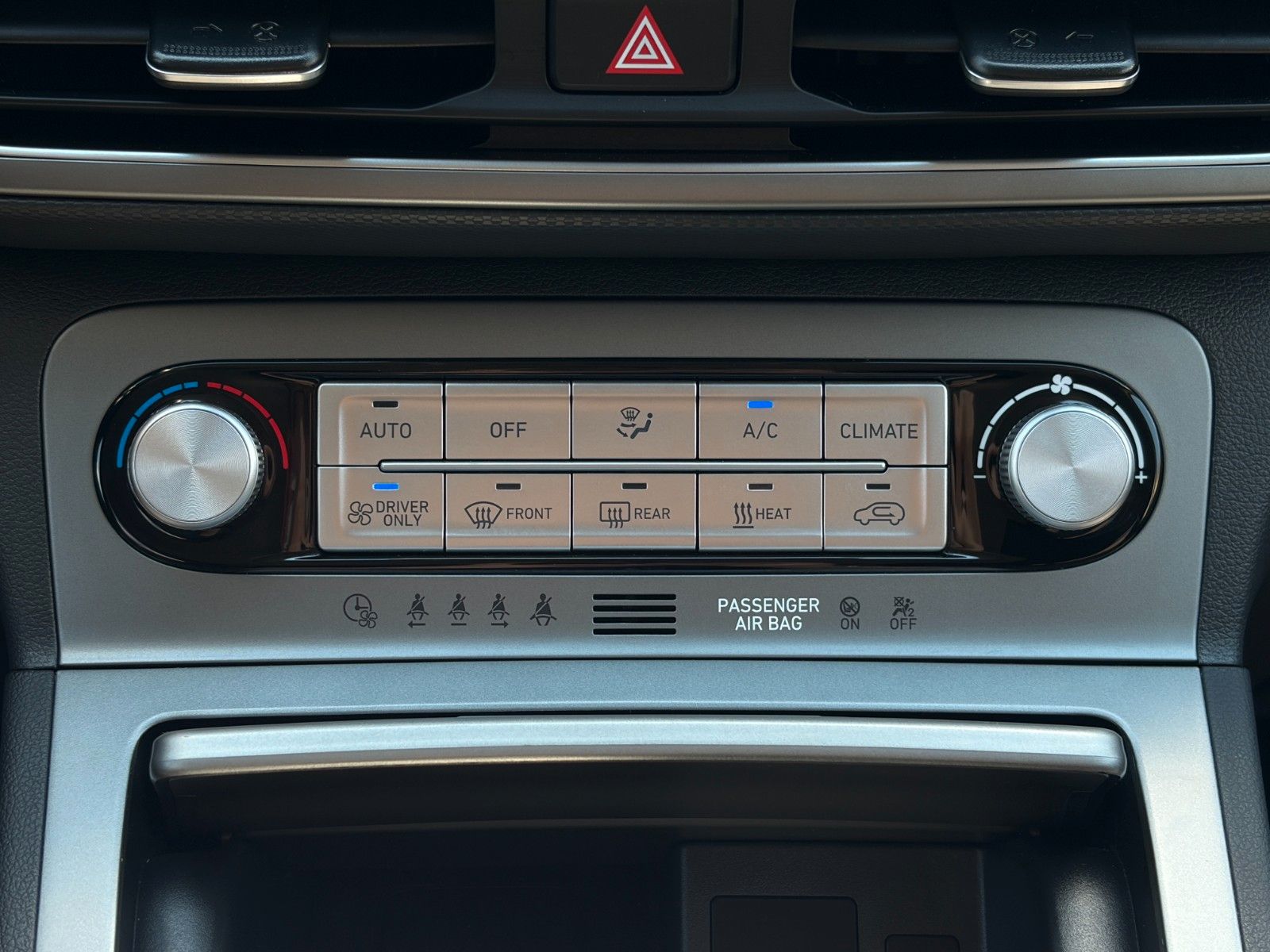 Fahrzeugabbildung Hyundai KONA E Trend 2WD CarPlay Schiebedach ACC CAM HuD