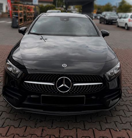 MERCEDES-BENZ A 200 DCT AMG Line · Panorama · 1. Hand