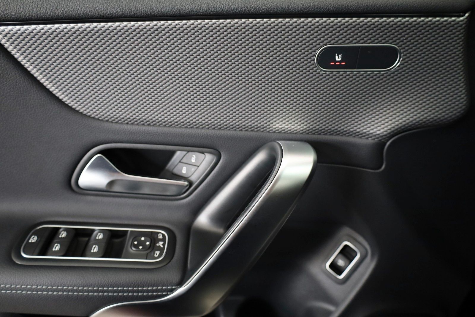 Fahrzeugabbildung Mercedes-Benz CLA 200d SB Leder,Navi,LED,SH,Kamera,Park-Paket