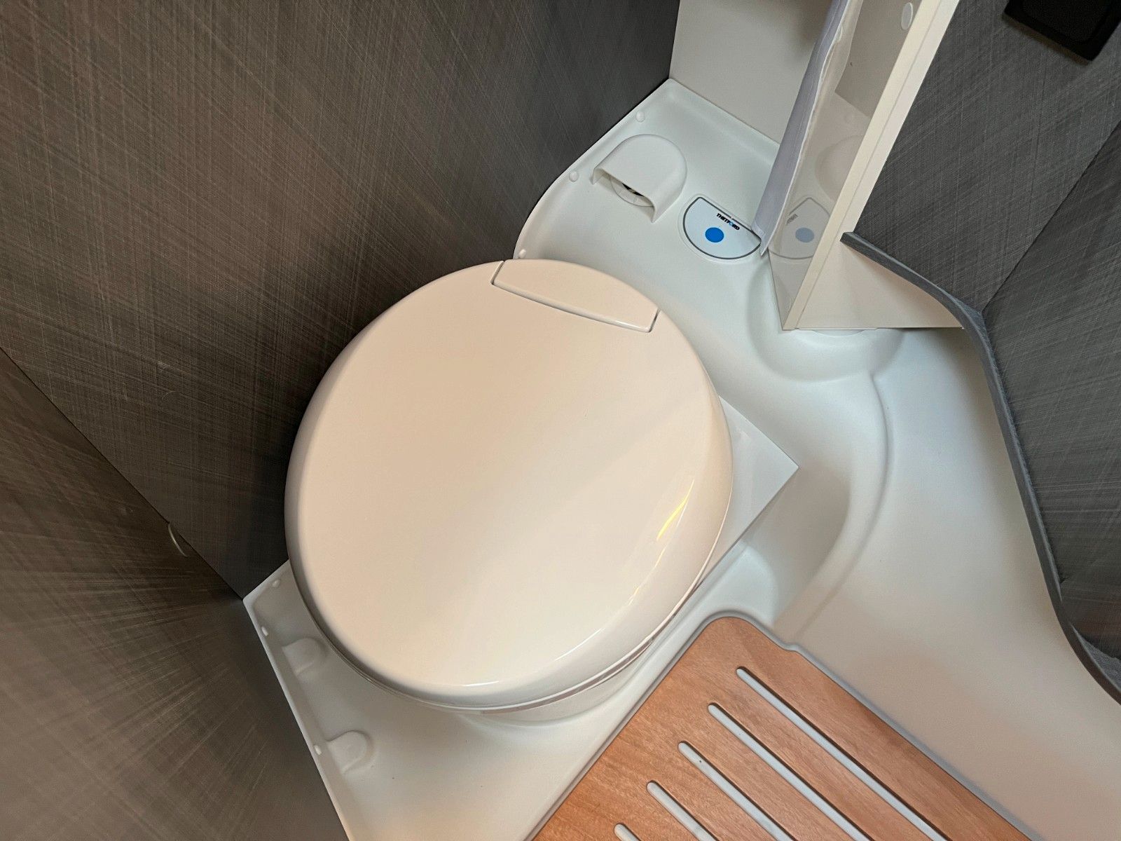 Fahrzeugabbildung Etrusco T 6.9 SBC *Automatik*Hubbett*Markise*Komfort Plu