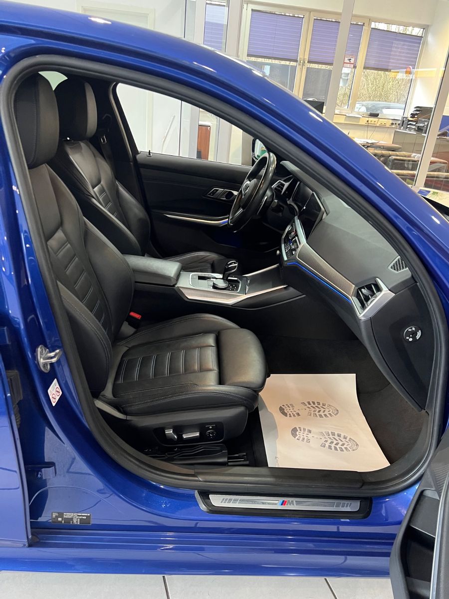 Fahrzeugabbildung BMW 330 i M Sport * Head-Up *Ambiente* LEDER *