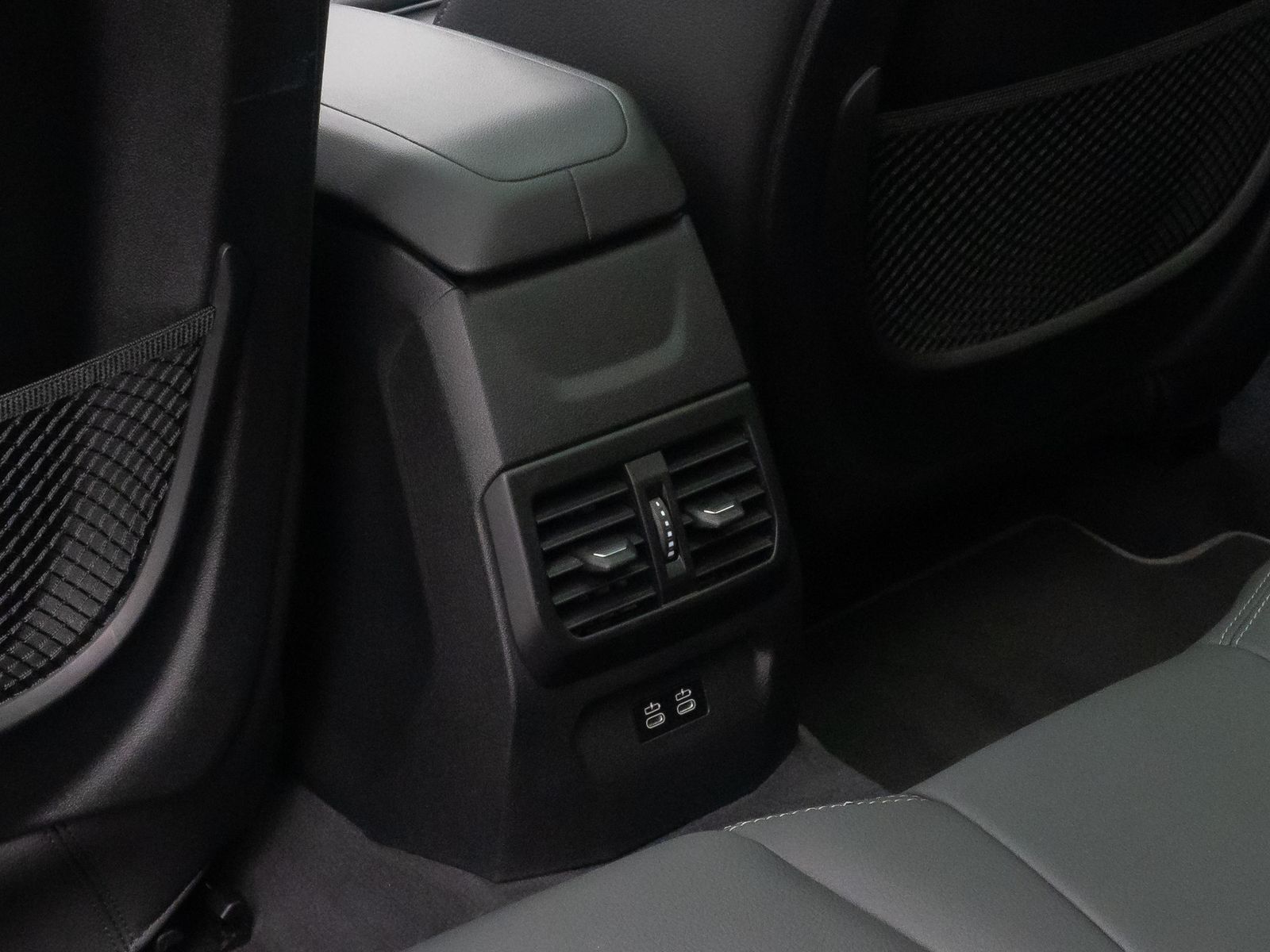 Fahrzeugabbildung BMW 118i Sport Line Kamera DAB DriveAs HiFi Panorama