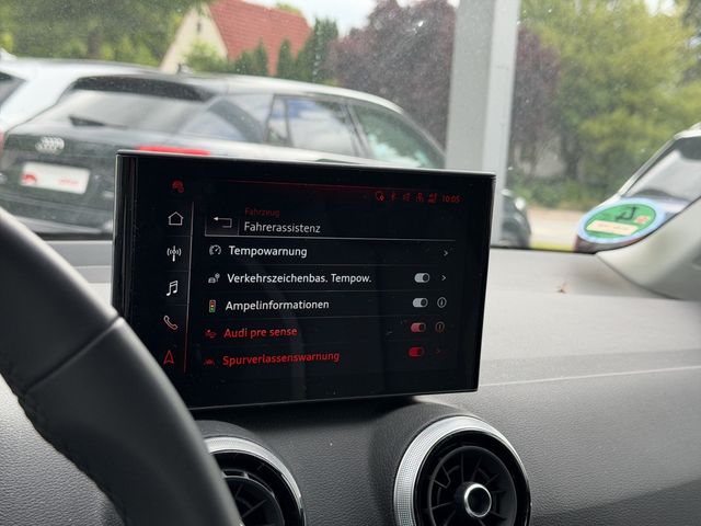 Q2 S line 35 TFSI S tronic Matrix-LED, Navigatio