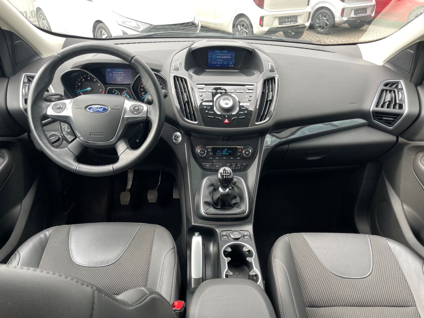 Fahrzeugabbildung Ford Kuga Titanium Klima PDC Navi SHZ heizbWSS Kamera