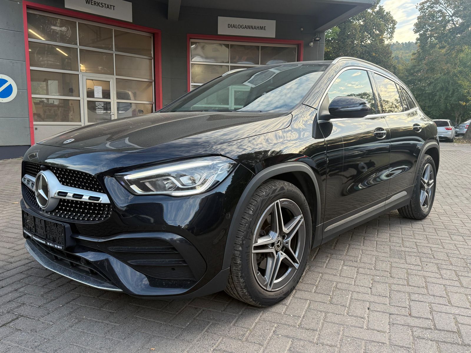Fahrzeugabbildung Mercedes-Benz GLA 200 d 8G AMG-Line LED+NAV+SHZ+AHK+KAM+CARPL+