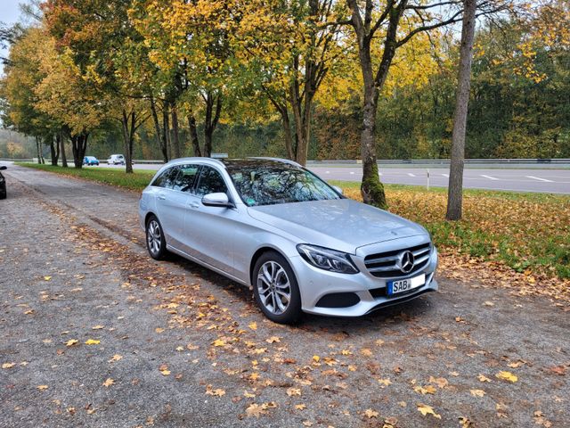 Mercedes-Benz C 220 d T AVANTGARDE COMAND PANO AHK