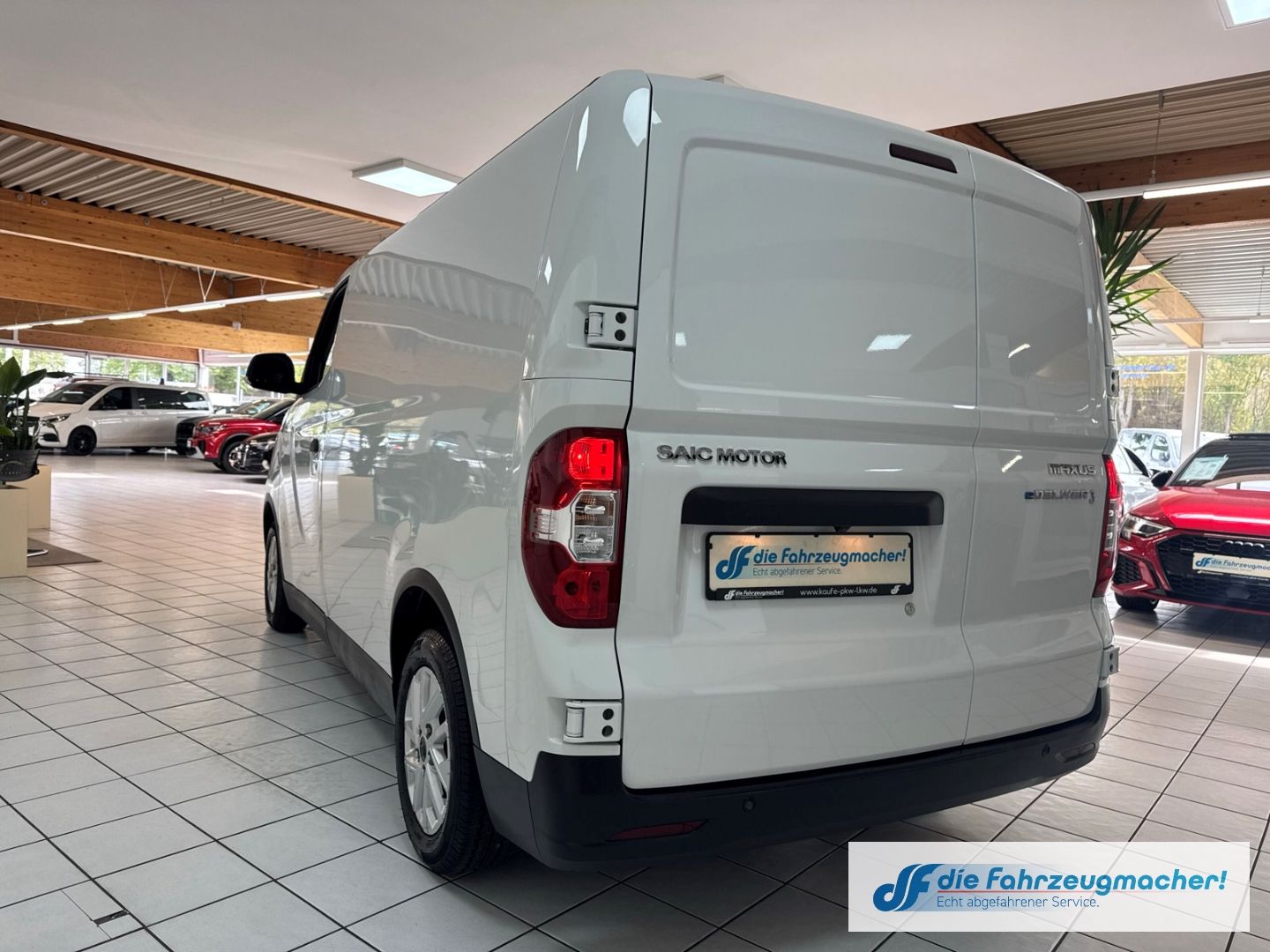 Fahrzeugabbildung Maxus eDeliver3 Kasten L1H1 Apple CarPlay Android Auto