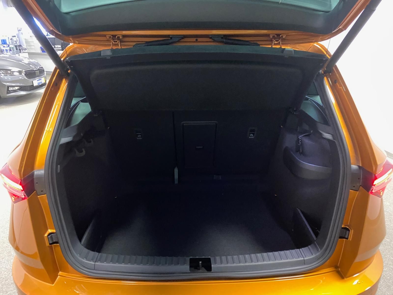 Fahrzeugabbildung SKODA Karoq 1.5 ACT SPORTLINE+5J GA+MATRIX+ACC+360+AHK