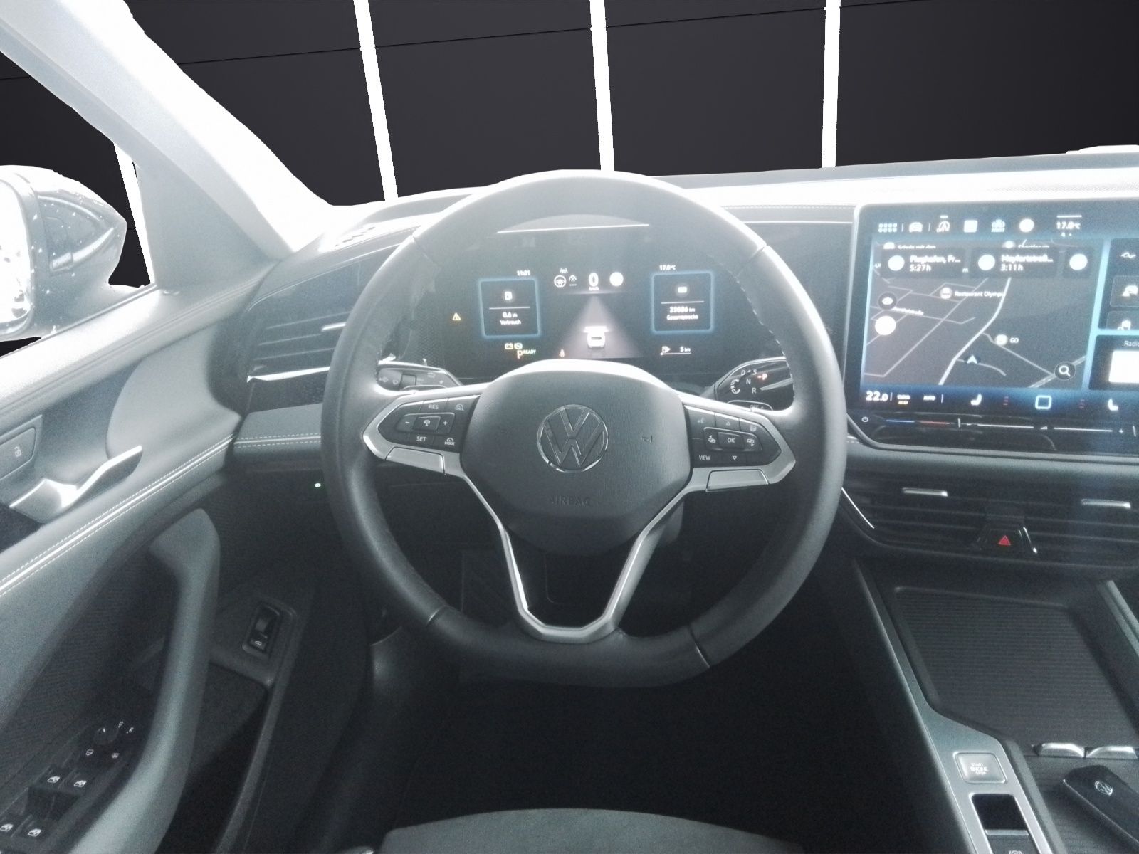 Fahrzeugabbildung Volkswagen Passat eTSI DSG LED ACC NAVI TRAILERASSIST