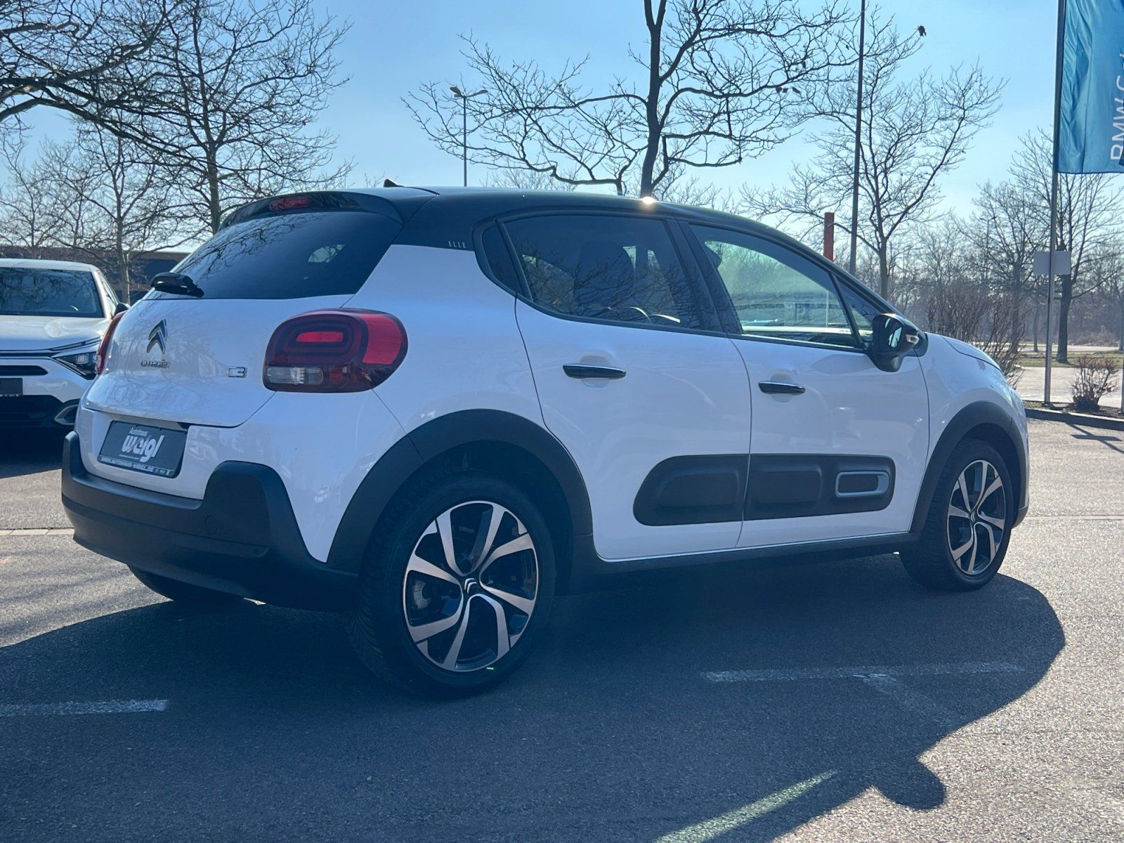 Fahrzeugabbildung Citroën C3 PureTech 110 EAT6 Elle Automatik Sitzheizung