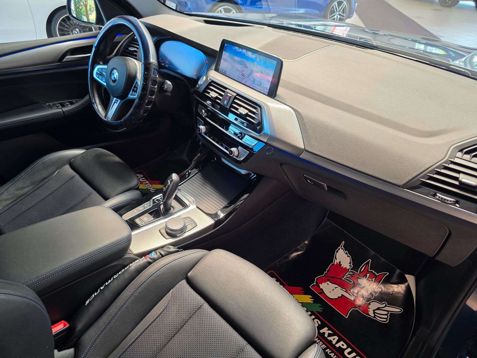Fahrzeugabbildung BMW X3 xDrive 30i M Sport Shadow/HuD/Harman/StHz/Ahk