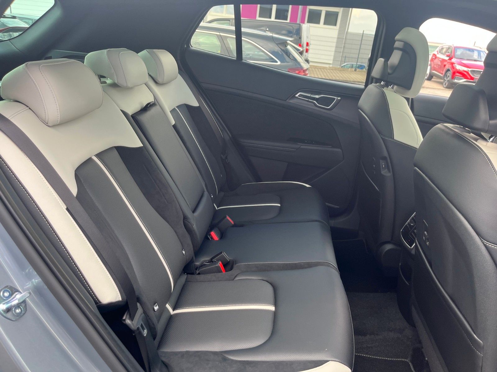 Fahrzeugabbildung Kia Sportage 1.6T AWD DCT GT-LINE SD GD DRI SOUND