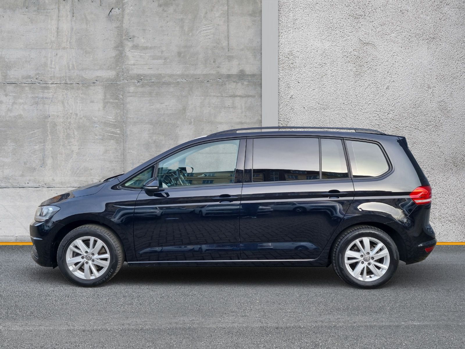 Fahrzeugabbildung Volkswagen Touran 2.0 TDI DSG Comfortline NAVI KAMERA eKLAP