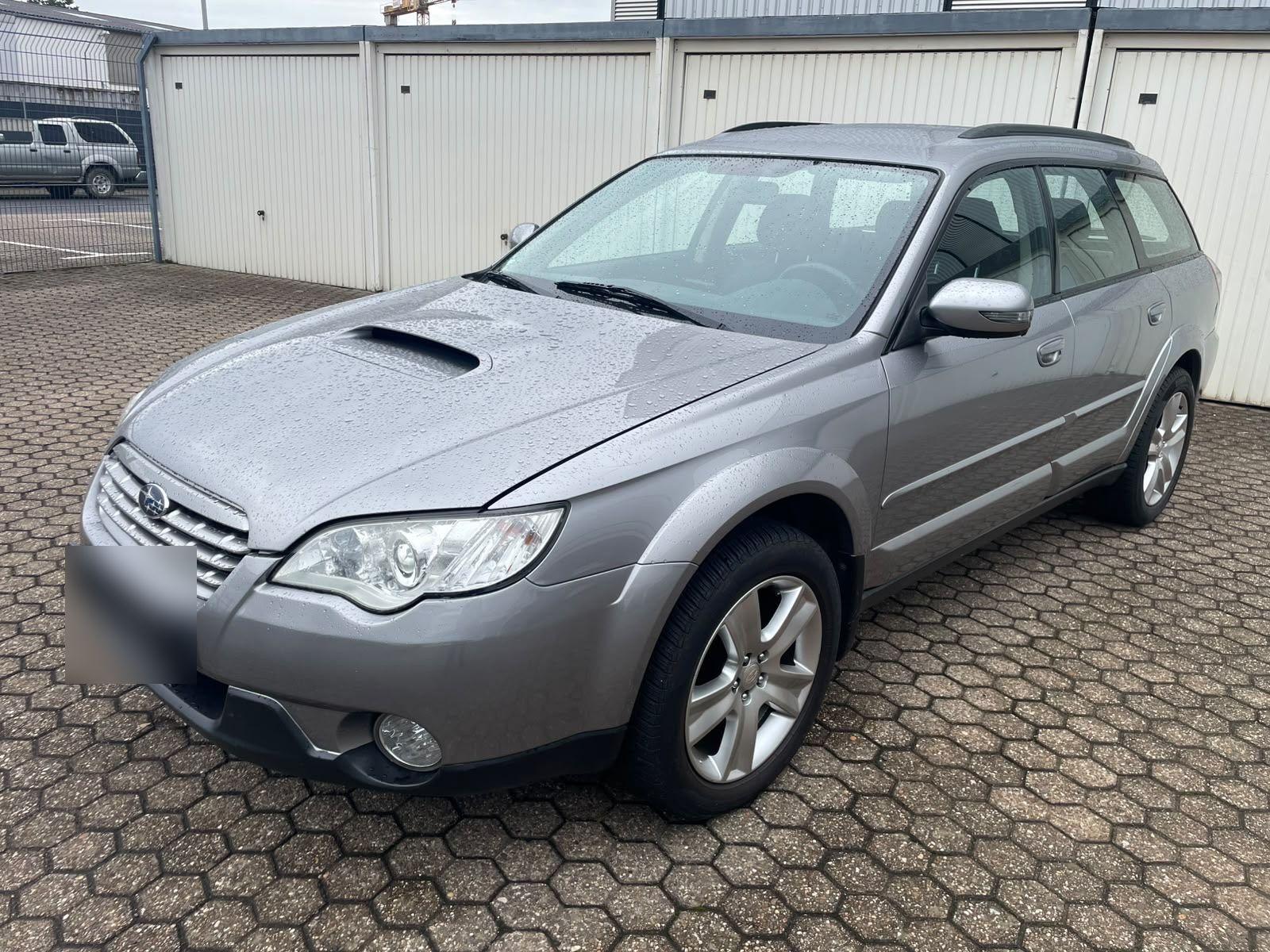 Subaru Outback 2008 — rear view
