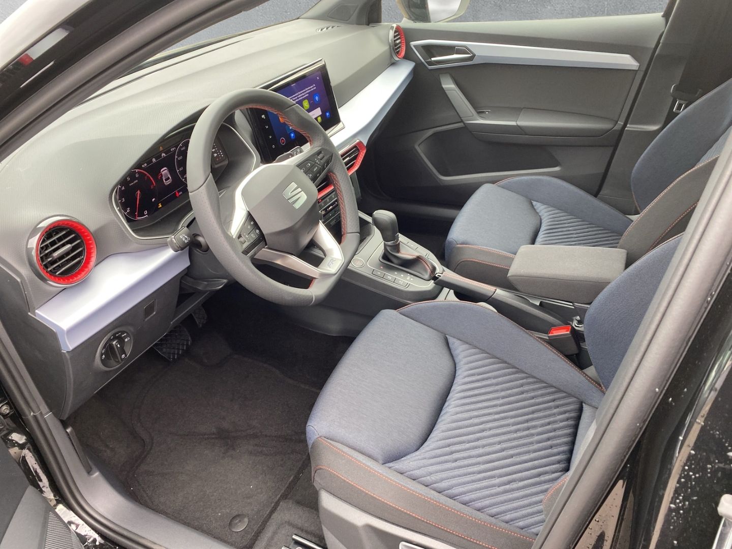 Fahrzeugabbildung SEAT Ibiza FR Black Edition 1.0 TSI EU6e Navi Digital