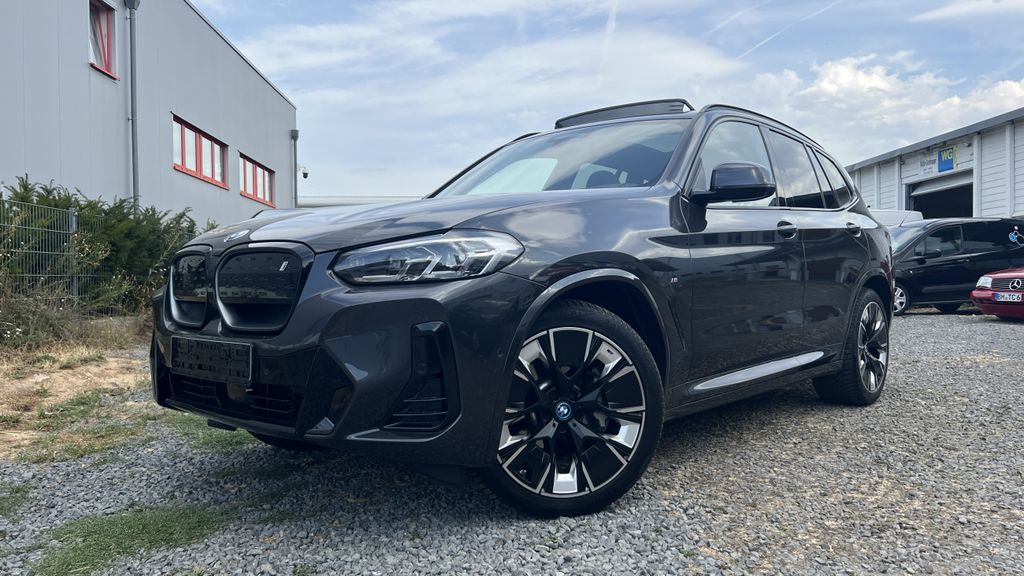 Image of BMW iX3
