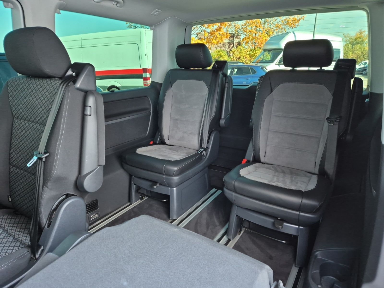 Fahrzeugabbildung Volkswagen T6 Multivan T6.1 TDI DSG Generation Six 4M LED A