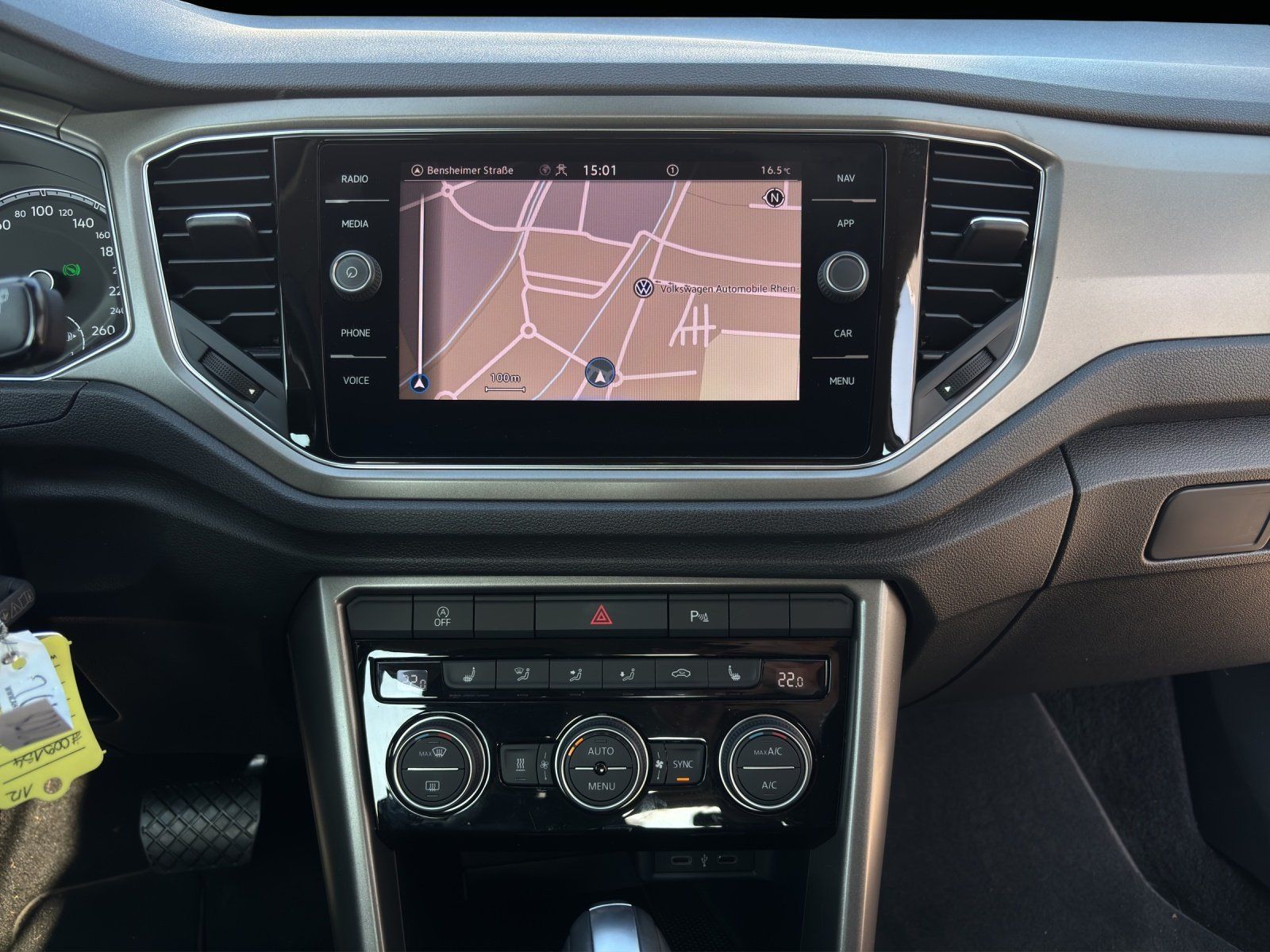 Fahrzeugabbildung Volkswagen T-Roc 1.5 TSI Style
