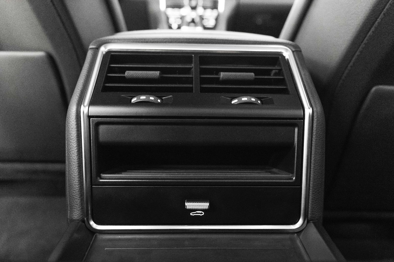 Fahrzeugabbildung Porsche Panamera Sport Turismo 4 E-Hybrid BOSE 360° LED