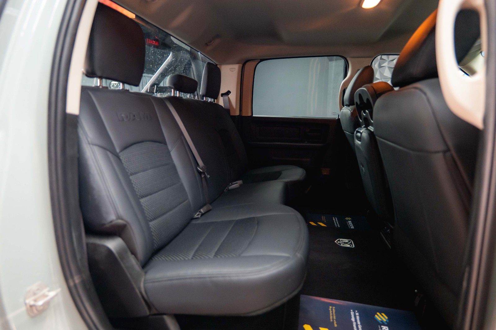 Fahrzeugabbildung Dodge RAM 5.7 V8 HEMI 4x4 OFFROAD Night-Paket *LED*AHK