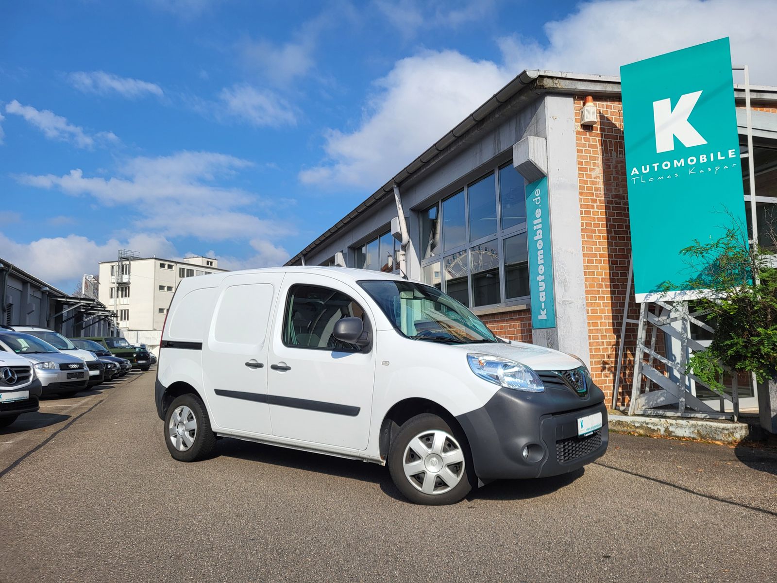 NISSAN NV250