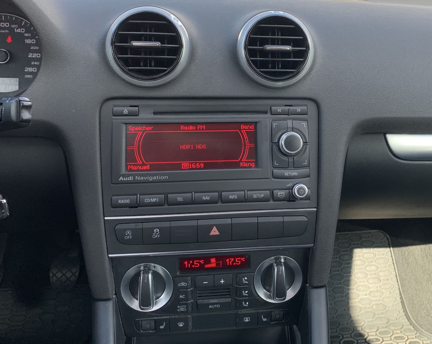 Fahrzeugabbildung Audi A3 2.0 TDI*Ambition*BI-Xenon*PDC*SHZ*MFL*Navi*